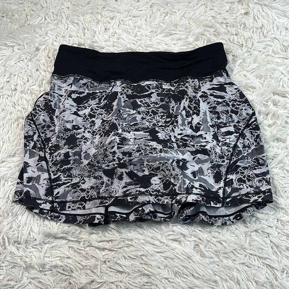 Lululemon Circuit Breaker Skirt II (Tall) (15") Interlaced Alpine White Black /